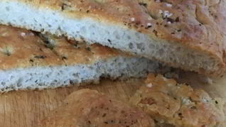 Рецепт Фокачча тонкая с чесноком