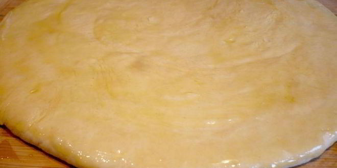 Рецепт индийская лепешка с куриной колбаской и овощами