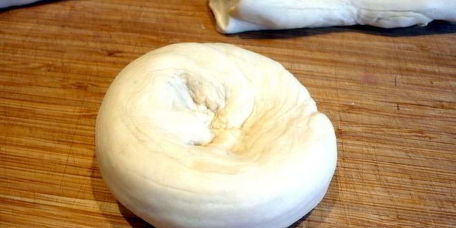 Рецепт индийская лепешка с куриной колбаской и овощами