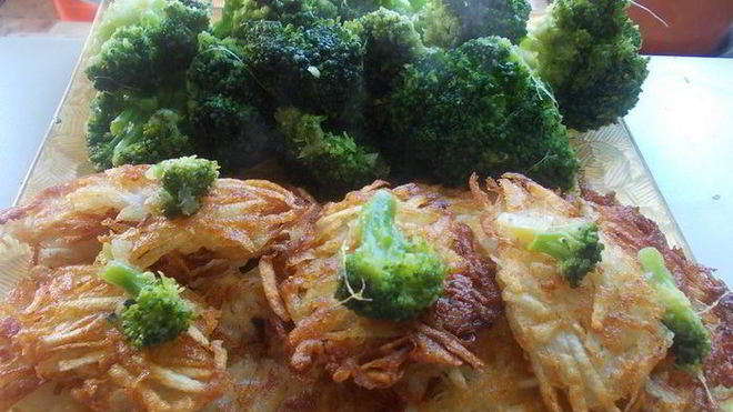 Рецепт Капустка брокколи с картофельными лепешками