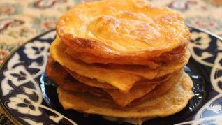 Рецепт Катлама-жаренные слоенные лепешки