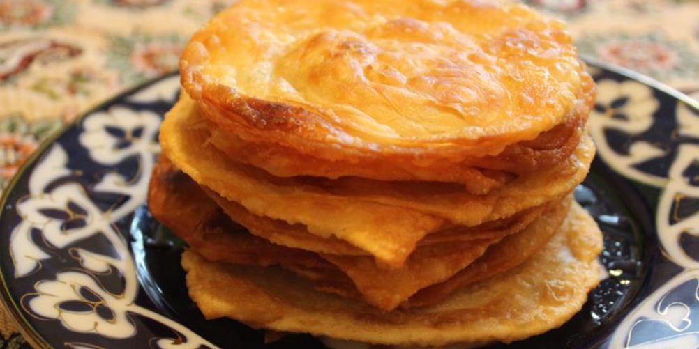 Как приготовить катлама-жаренные слоенные лепешки