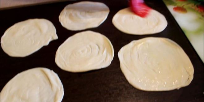 Рецепт катлама-жаренные слоенные лепешки