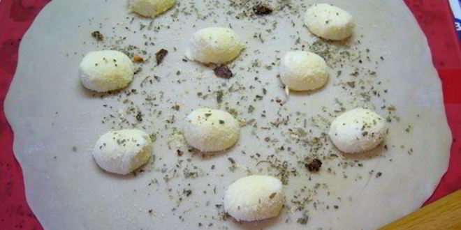 Рецепт хрустящая фокачча с мини-моцареллой