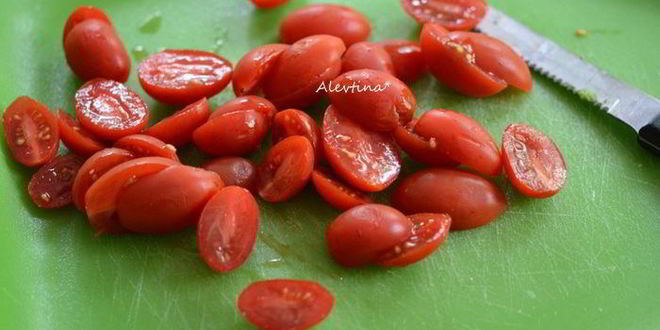 Рецепт лепешка с курицей и соусом из авокадо