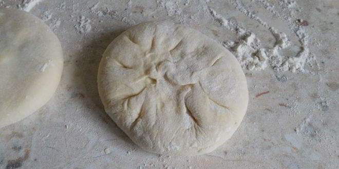 Рецепт лепешки с куриным фаршем и брынзой