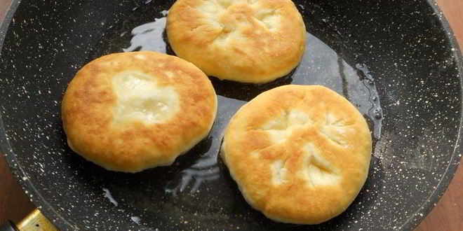 Рецепт лепешки с куриным фаршем и брынзой