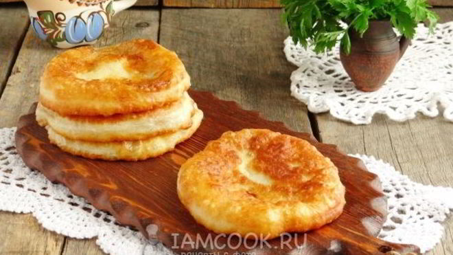 Рецепт Лепешки с луком на сковороде