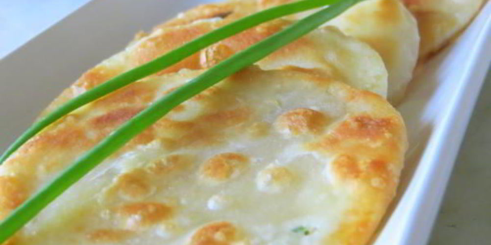 Как приготовить лепешки с луком