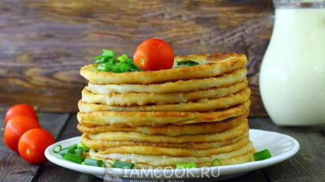 Рецепт Лепешки с зеленым луком на сковороде