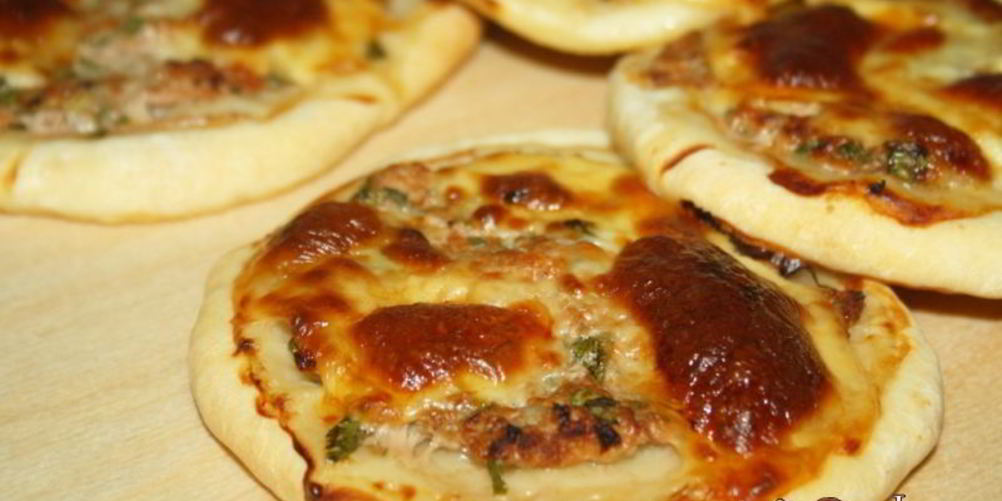 Рецепт сметанные лепешки с сыром и зеленью