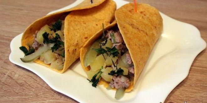 Рецепт лепешки тортилья с картофелем и свининой