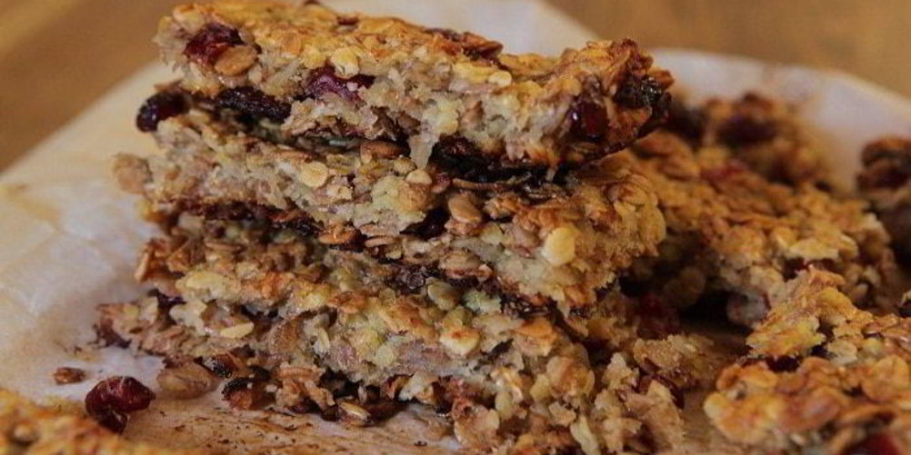 Как приготовить овсяные лепешки с бананами и клюквой