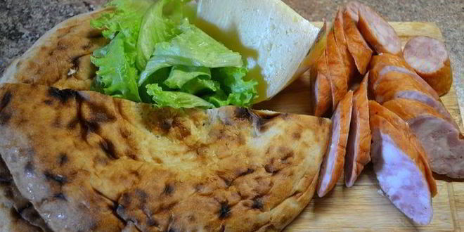 Рецепт перекус с лепешками