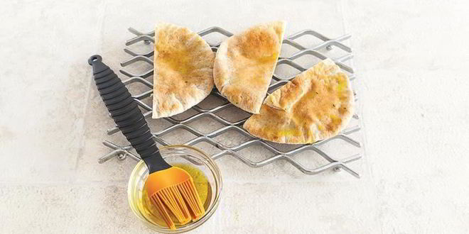 Рецепт пита с намазкой из нута и свежими овощами