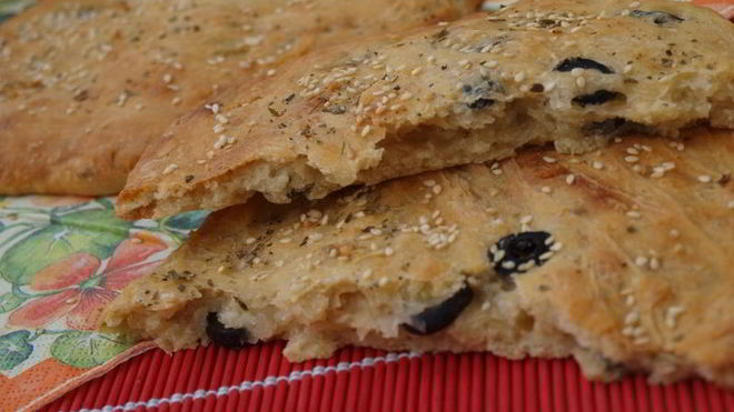 Рецепт Пряная фокачча с маслинами