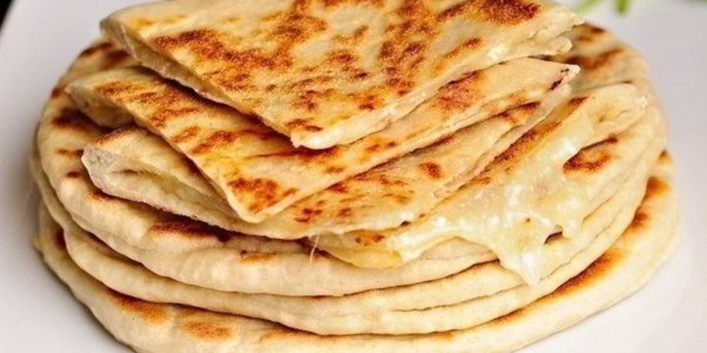 Как приготовить сметанные лепешки с сыром и зеленью