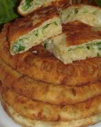 Сырные лепешки на кефире с зеленым луком