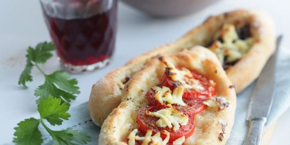 Как приготовить турецкие лепешки с начинкой