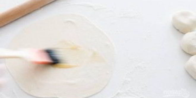 Рецепт жареных лепешек с зеленыма лукома