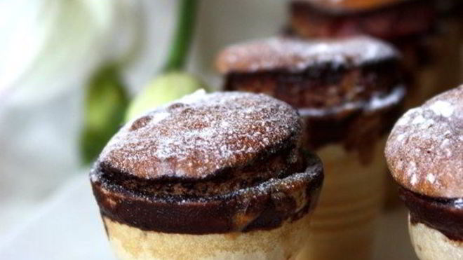 Рецепт Бананово-клубничные маффины в вафельных стаканчиках