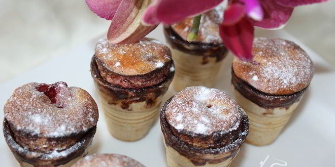 Рецепт бананово-клубничные маффины в вафельных стаканчиках