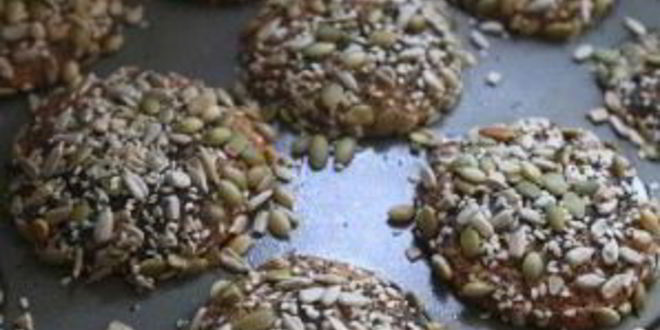 Рецепт банановые маффины с финиками и семечками