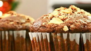 Рецепт Маффины из горького шоколада с фундуком и фисташками