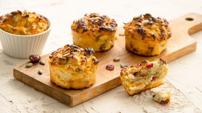 Рецепт Маффины из киноа и кураги с сушеной клюквой