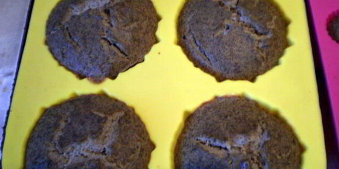 Рецепт маффины из печени с яблочно-мятным соусом