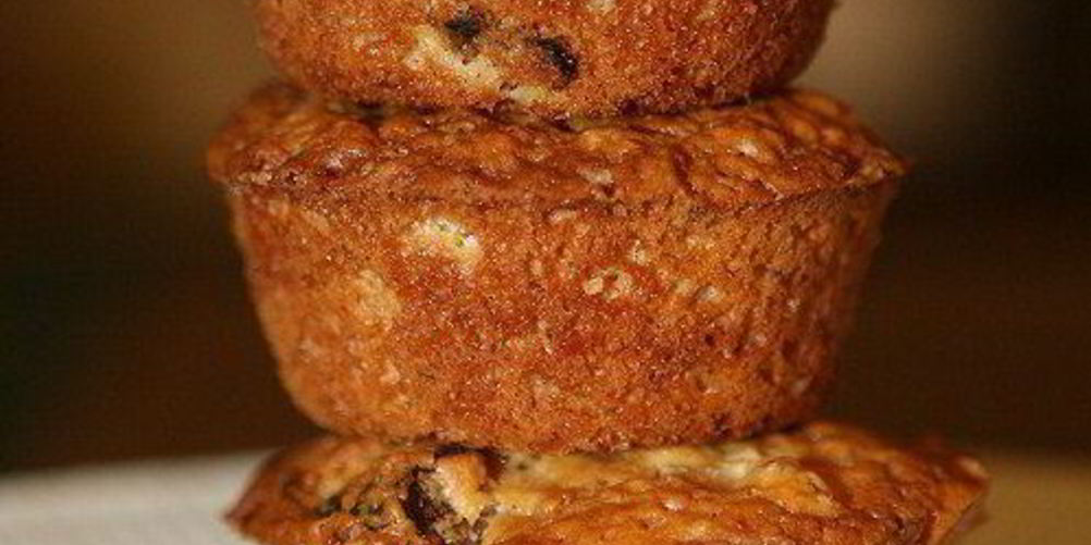 Как приготовить маффины с апельсиновым соком, орехами и курагой