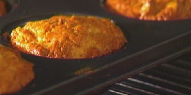 Рецепт маффины с апельсиновым соком, орехами и курагой