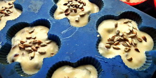 Рецепт маффины с финиками и семечками