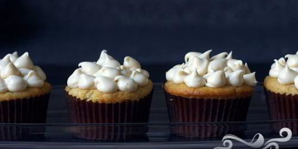 Как приготовить маффины с персиками и сливочной глазурью