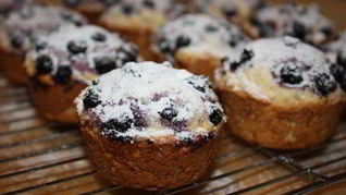 Рецепт Маффины с рикоттой и смородиной