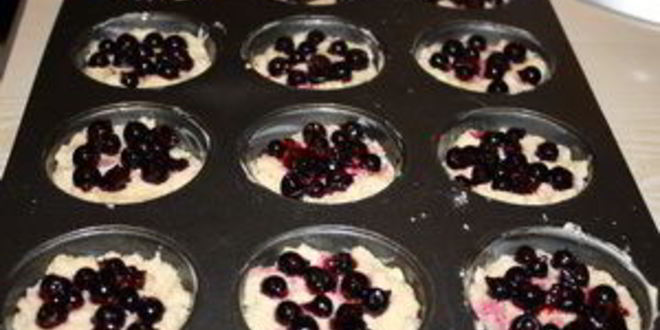 Рецепт маффины с рикоттой и смородиной