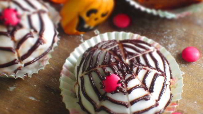 Рецепт Маффины с тыквой, грушей и шоколадом Хэллоуин