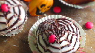 Рецепт Маффины с тыквой, грушей и шоколадом Хэллоуин