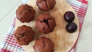 Рецепт Маффины со свежей сливой