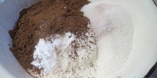 Рецепт очень шоколадные маффины с кусочками бананов внутри