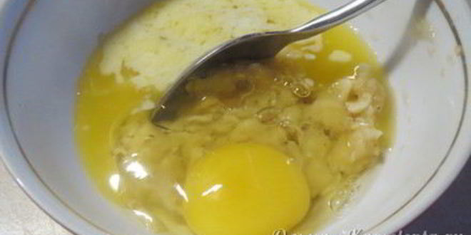 Рецепт очень шоколадные маффины с кусочками бананов внутри