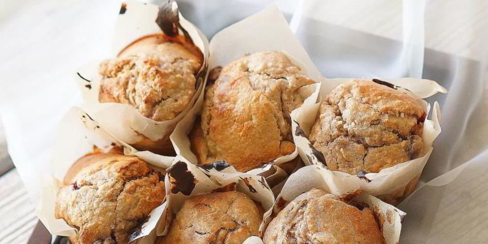 Как приготовить овсяные маффины с вишней и кокосом