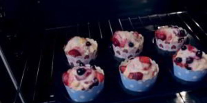 Рецепт полезные овсяные маффины с ягодами