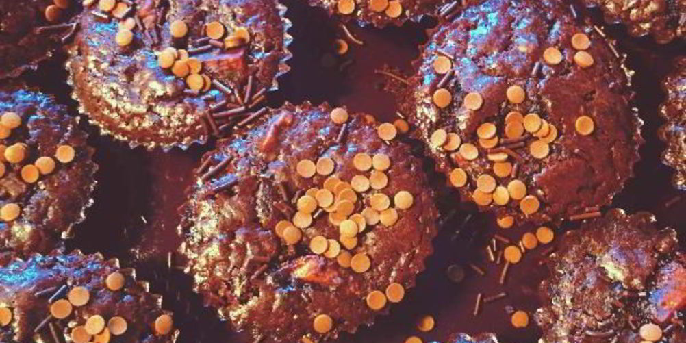 Как приготовить шоколадные маффины с апельсином и грецкими орехами