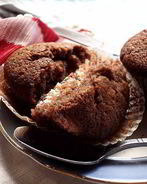 Шоколадные маффины с творожной начинкой