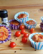 Сырные маффины с помидорами черри