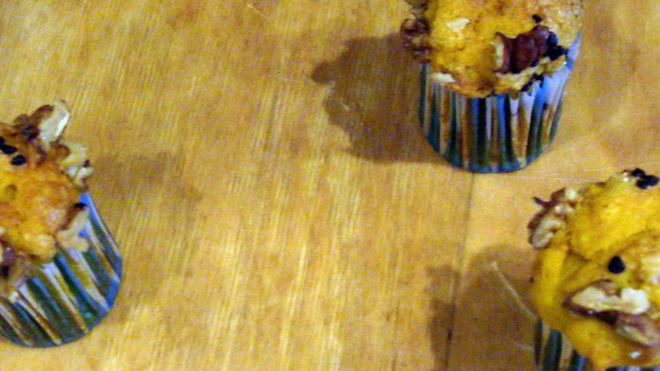 Рецепт Тыквенные маффины с грецкими орехами и кефиром