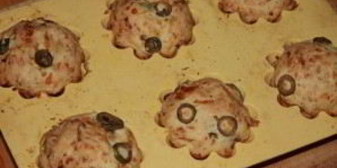 Рецепт закусочные маффины с оливками и сулугуни