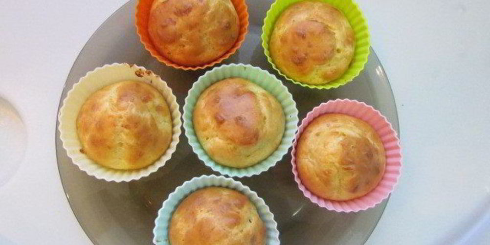 Как приготовить закусочные маффины с сырками и чесноком