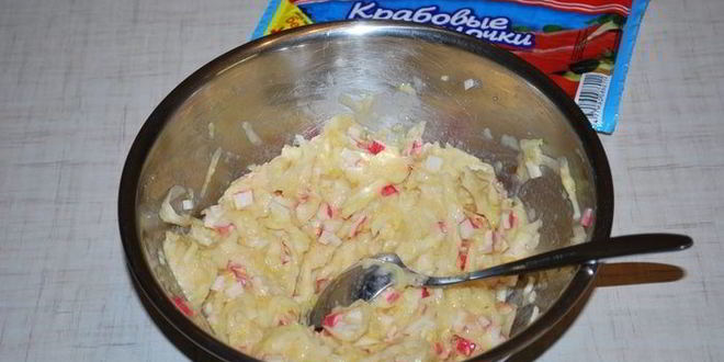 Рецепт диетические оладьи с крабовыми палочками